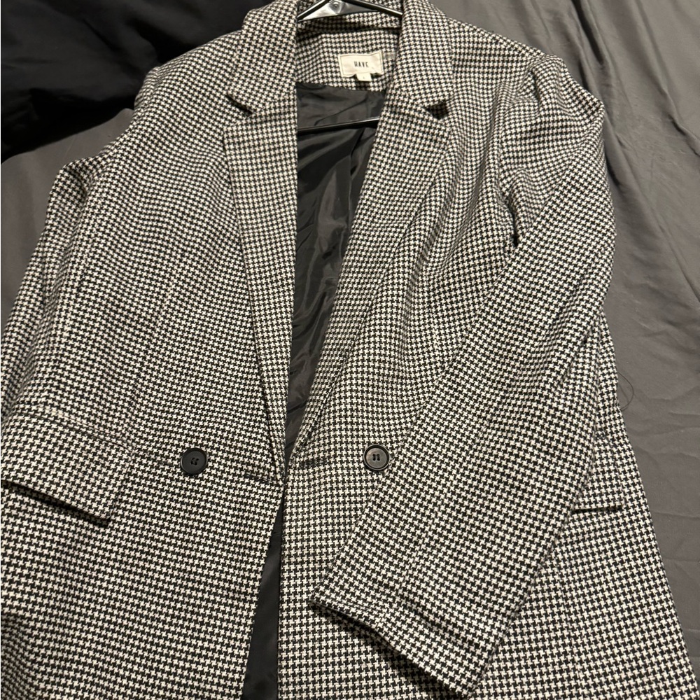 Mid length houndstooth blazer - great condition